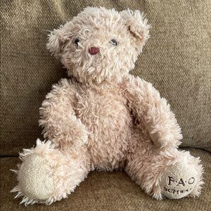 FAO Schwarz Plush 2018 Tan Teddy Bear 17”